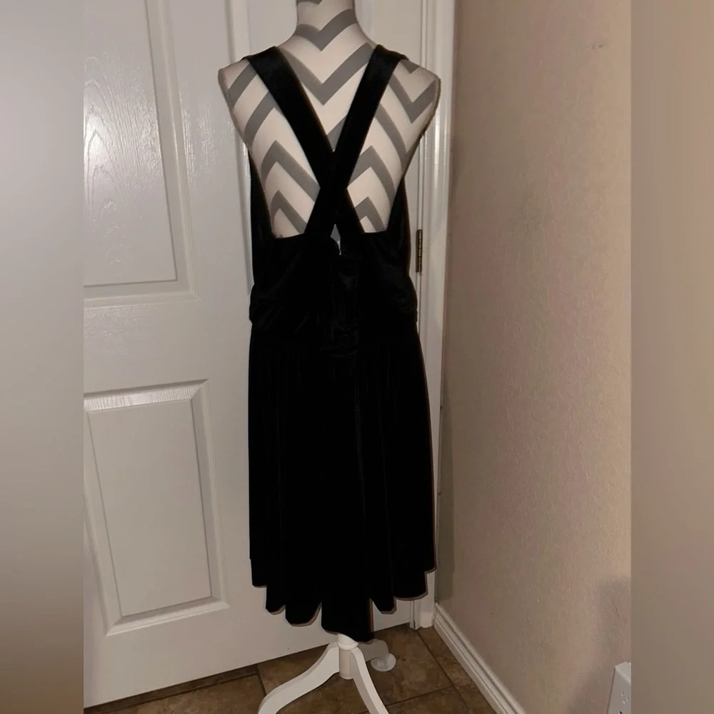 Torrid Black Velvet Surplice Crisscross Back Dress- Size 2-2X - Picture 8 of 13